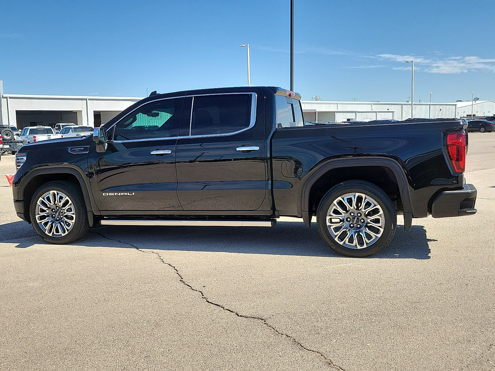 Used 2024 GMC Sierra 1500 Denali Ultimate AWD/4WD image 2