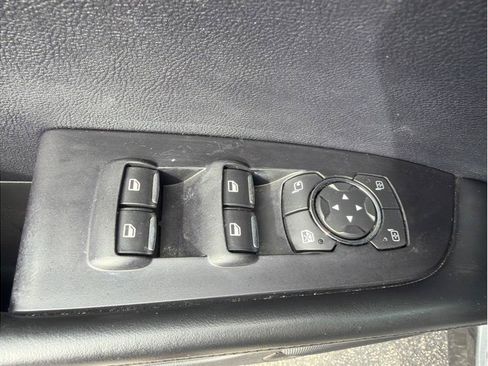 Used 2017 Lincoln MKX Reserve w/ Lincoln MKX Climate Package FWD image 10