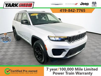 Certified 2023 Jeep Grand Cherokee Laredo w/ Luxury Tech Group I