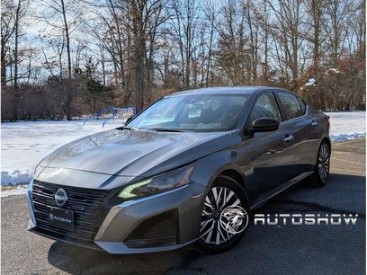 Used 2024 Nissan Altima 2.5 SV