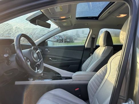 Used 2024 Hyundai Elantra Limited FWD image 9