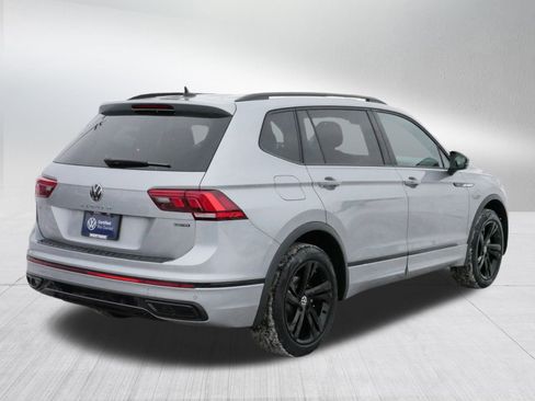 Certified 2023 Volkswagen Tiguan SE R-Line image 7