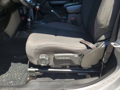 Used 2019 Jeep Wrangler Rubicon AWD/4WD image 25