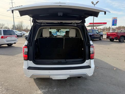 Used 2018 Ford Expedition Platinum image 10