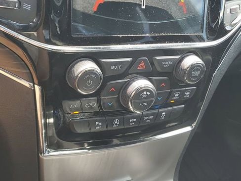 Used 2021 Jeep Grand Cherokee Limited w/ Sun & Sound Group AWD/4WD image 29