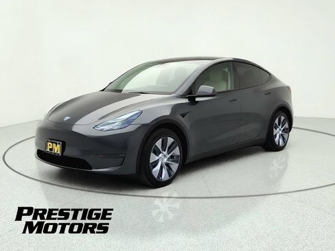 Used 2023 Tesla Model Y Long Range AWD/4WD image 3