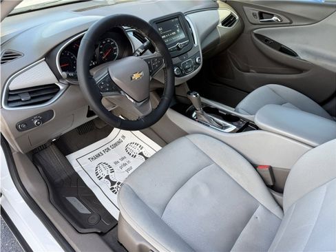 Used 2018 Chevrolet Malibu LS image 15