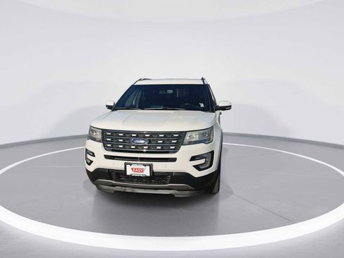 Used 2017 Ford Explorer Limited image 3