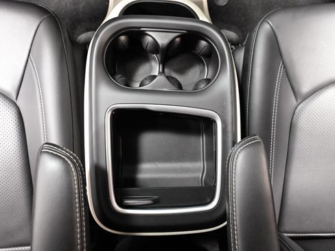 Used 2023 Chrysler Pacifica Touring-L w/ Uconnect Theater Family Group FWD image 47