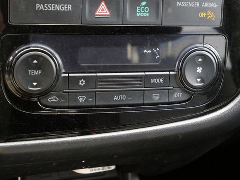 Used 2016 Mitsubishi Outlander ES AWD/4WD image 22