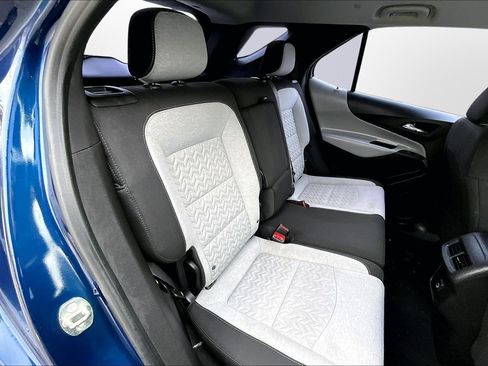 Used 2022 Chevrolet Equinox LS image 17