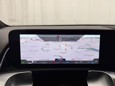 Used 2025 Mercedes-Benz GLB 250 image 12