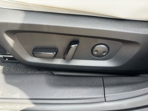 New 2025 Mitsubishi Outlander AWD image 27