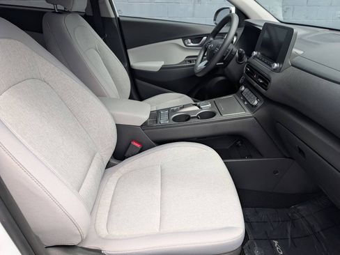 Used 2023 Hyundai Kona SE FWD image 8