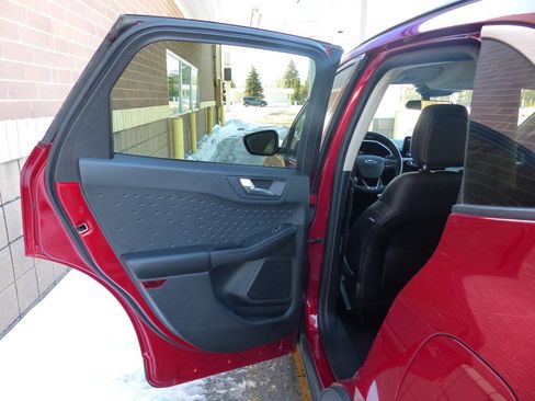 Used 2020 Ford Escape SEL image 32