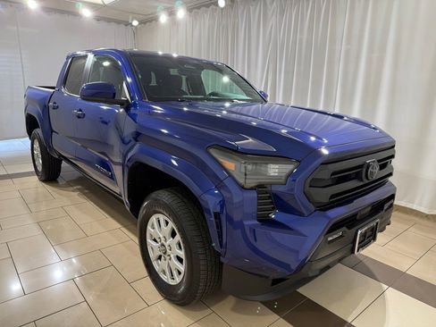 Certified 2025 Toyota Tacoma SR5 AWD/4WD image 7
