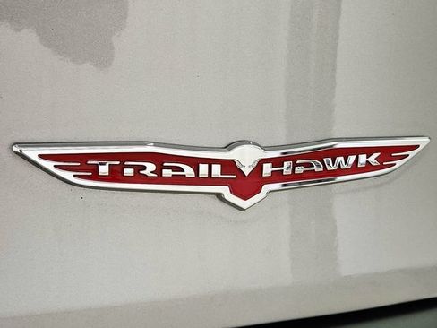 Used 2016 Jeep Cherokee Trailhawk w/ Comfort/Convenience Group AWD/4WD image 38