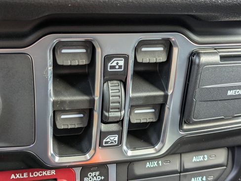 New 2026 Jeep Gladiator Sport AWD/4WD image 24