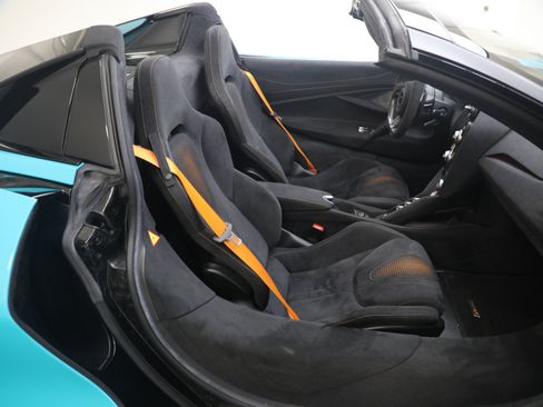 Used 2022 McLaren 765LT RWD image 34