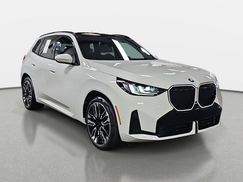 Certified 2025 BMW X3 xDrive30i w/ M Sport Package image 4