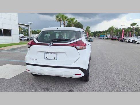 Used 2025 Nissan Kicks Play S FWD image 30
