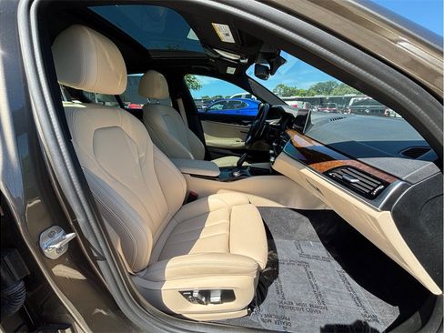 Used 2019 BMW 530i RWD image 46