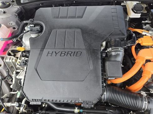 Used 2025 Hyundai Elantra Limited FWD image 30