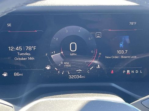 Used 2024 GMC Acadia Elevation image 24