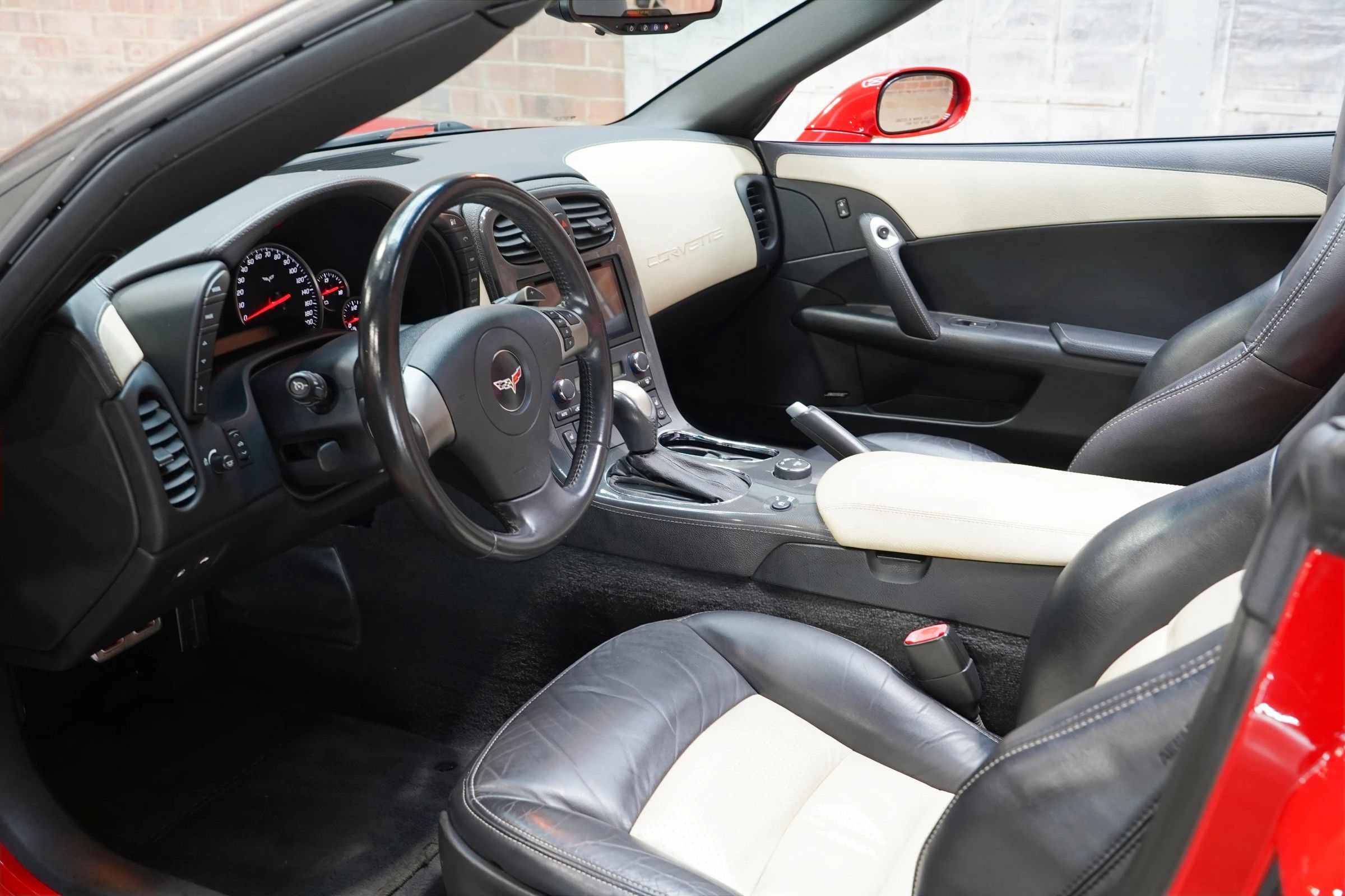 Used 2008 Chevrolet Corvette Convertible w/ Preferred Equipment Group RWD image 39