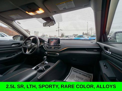 Used 2021 Nissan Altima 2.5 SR w/ SR Premium Package image 14