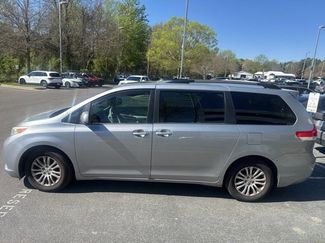 Used 2013 Toyota Sienna XLE video 1