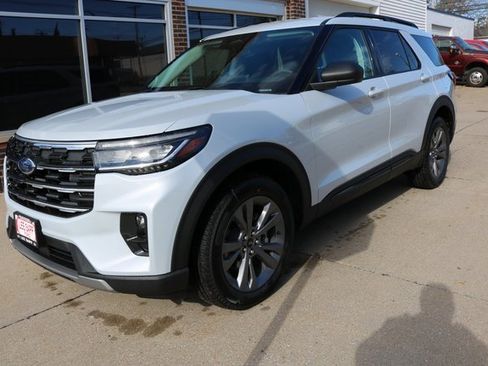 New 2026 Ford Explorer Active w/ Active Comfort Package image 4