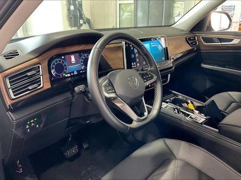 Used 2026 Volkswagen Atlas SE AWD/4WD image 4