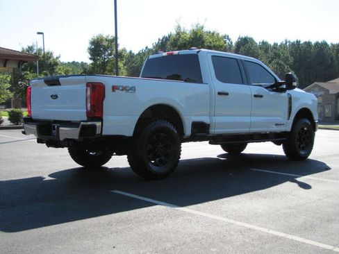 Used 2023 Ford F250 XLT w/ FX4 Off-Road Package image 13