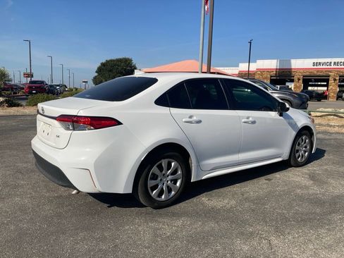 Certified 2026 Toyota Corolla LE FWD image 4