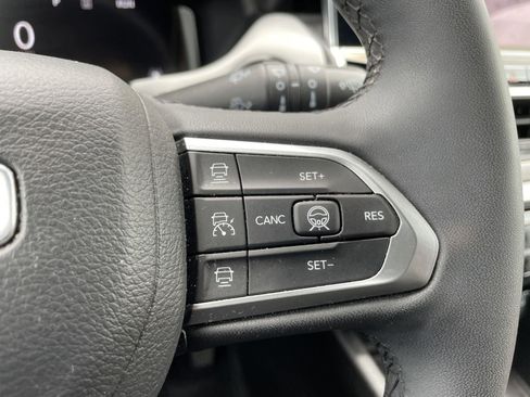 Certified 2024 Jeep Compass Limited w/ Elite Group AWD/4WD image 17