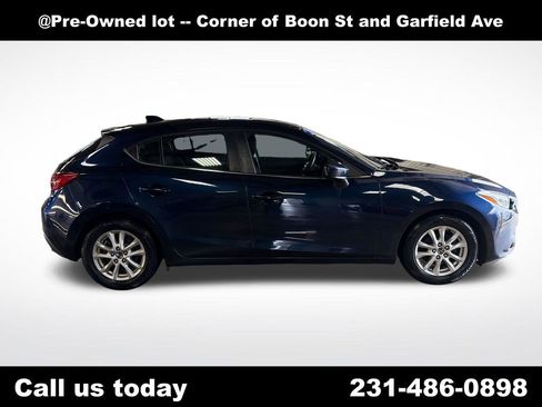 Used 2015 MAZDA MAZDA3 i Touring w/ Technology Package image 6