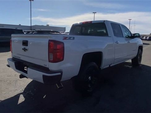 Used 2018 Chevrolet Silverado 1500 LTZ Z71 image 8