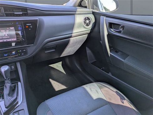 Used 2017 Toyota Corolla L image 18