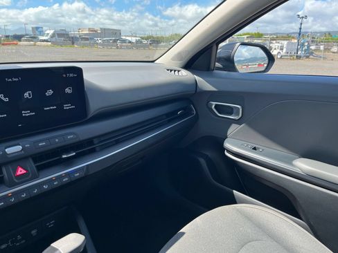 Used 2025 Kia K4 FWD image 49