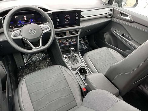 New 2026 Volkswagen Taos SE AWD/4WD image 9