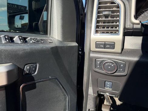 Used 2017 Ford F250 Lariat w/ Lariat Value Package AWD/4WD image 24