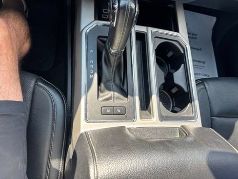 Used 2018 Ford F150 Lariat w/ Equipment Group 502A Luxury AWD/4WD image 18