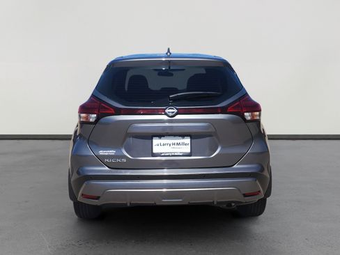 Used 2024 Nissan Kicks S FWD image 4