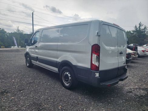 Used 2018 Ford Transit 150 130 Low Roof RWD image 5