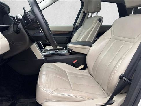 Used 2019 Land Rover Discovery HSE AWD/4WD image 11