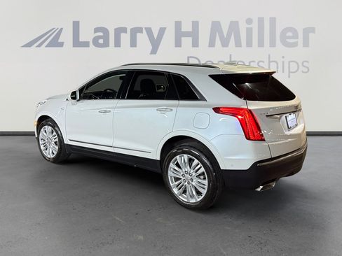 Used 2019 Cadillac XT5 Premium Luxury w/ Driver Assist Package image 3