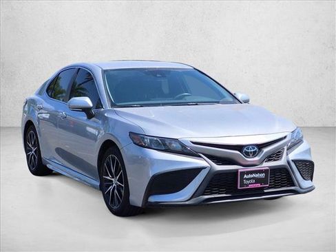 Certified 2023 Toyota Camry SE FWD image 3