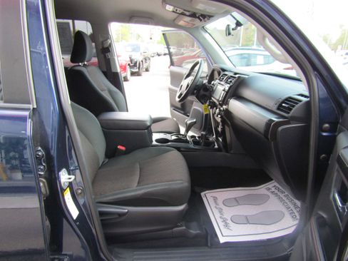 Used 2019 Toyota 4Runner TRD Off-Road AWD/4WD image 18