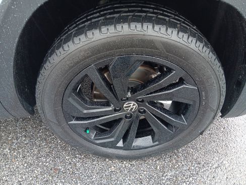 Used 2023 Volkswagen Atlas SE image 8